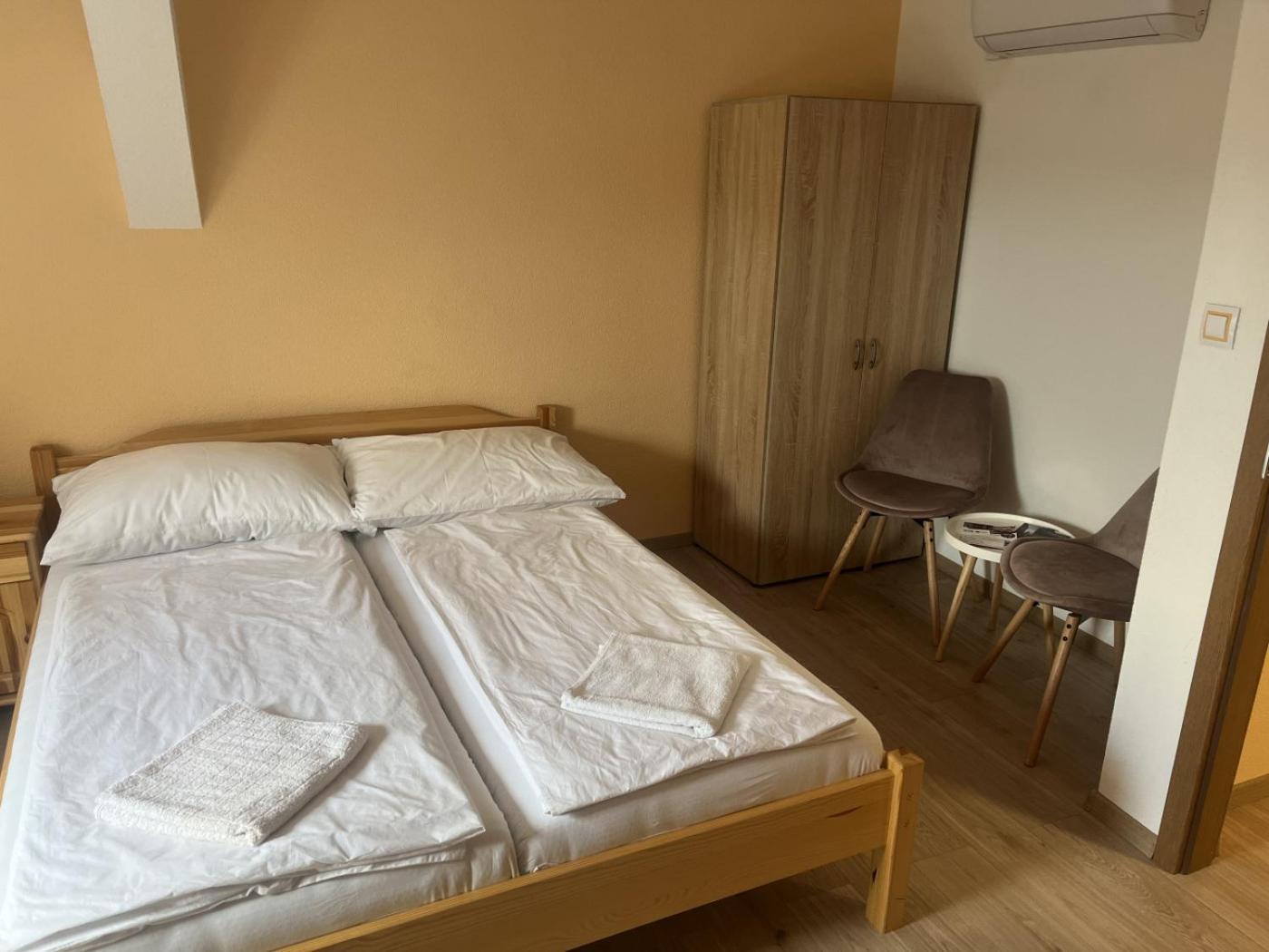 Vt6 House & Restaurant Bed & Breakfast Znojmo Luaran gambar