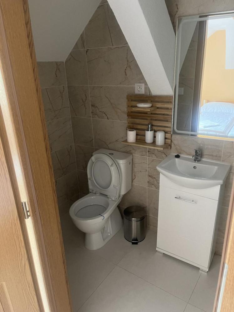 Vt6 House & Restaurant Bed & Breakfast Znojmo Luaran gambar